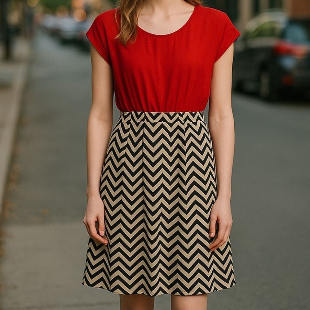 Umgee Dress Womeb Size Small Red Brown Color Chevron Pattern Elastic Waist